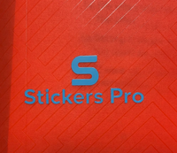 Pegatina de metal azul sobre carpeta de plástico Pegatina de metal azul sobre carpeta de plástico